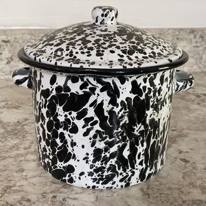 Black Splatter Enamelware Stock Pot